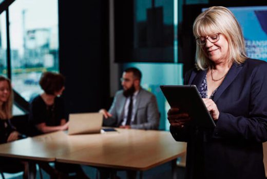 Pros y contras de adquirir un ERP personalizado para el sector servicios
