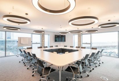 aProperties cierra el alquiler de más de 2.500 m² de oficinas frente al mar en el emblemático edificio Ocean de Barcelona
