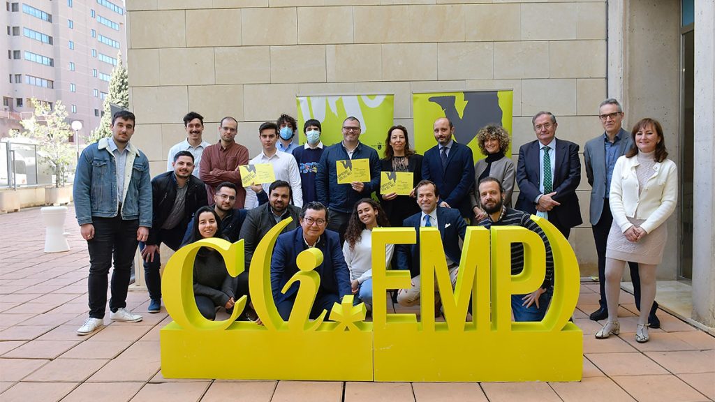 Clases digitales de inglés, inteligencia artificial y automatización de procesos ganan el «Emprendedor del Mes»