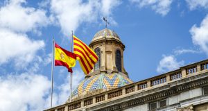 Las empresas catalanas que huyeron en 2017 se acomodan en sus nuevos hogares