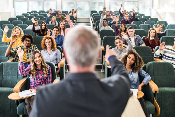 Los universitarios quieren ser empleados y después, emprendedores