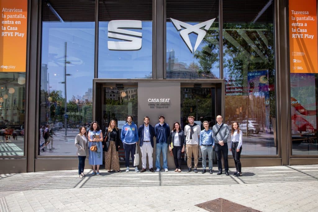 Foto grupo evento CASA SEAT el 27 de mayo