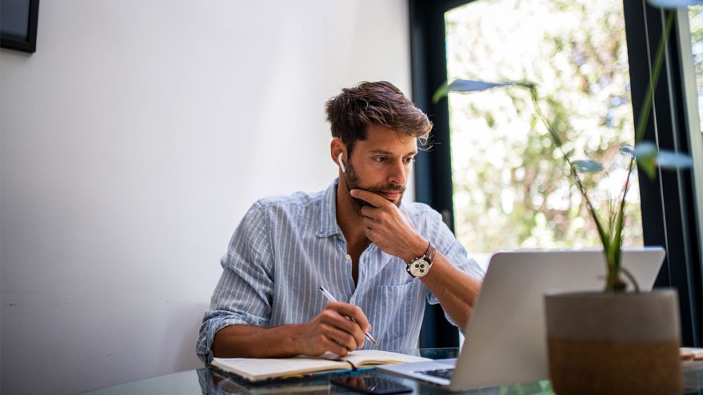 Solo necesitas conexión a internet y ganas de aprender
