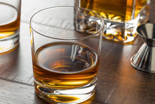 Whisky: un negocio más rentable que la bolsa o el oro para invertir