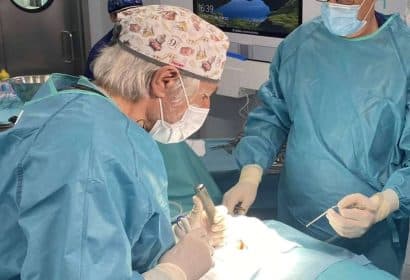 Mejorar la calidad de vida en personas mayores con cirugía de columna es una solución segura