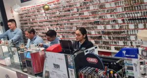 Duplicado de mandos de garaje, Barnacopy mejora la compatibilidad y rapidez en su servicio técnico en Barcelona