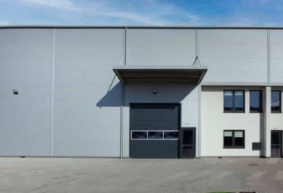Venta de nave industrial, qué impuestos deben considerarse en la operación