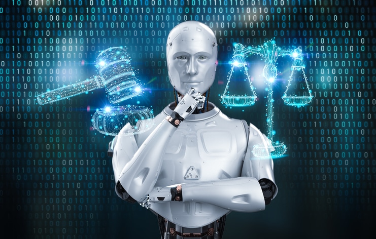 robot junto a balanza y mazo de la justicia