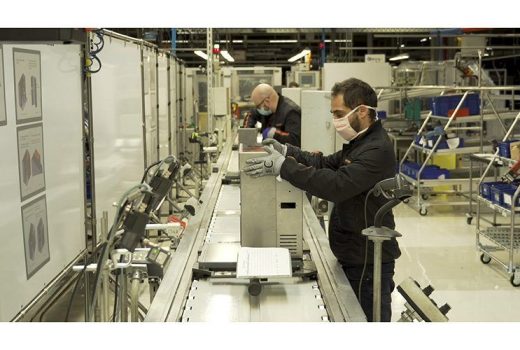 De fabricar coches a respiradores