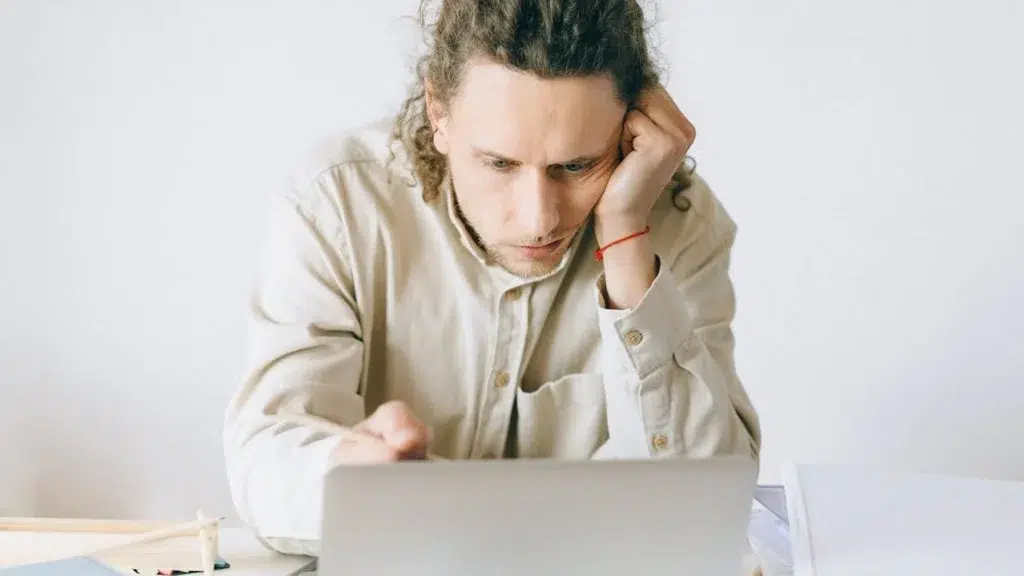 ¿Qué es síndrome del impostor y cómo afecta en el trabajo?