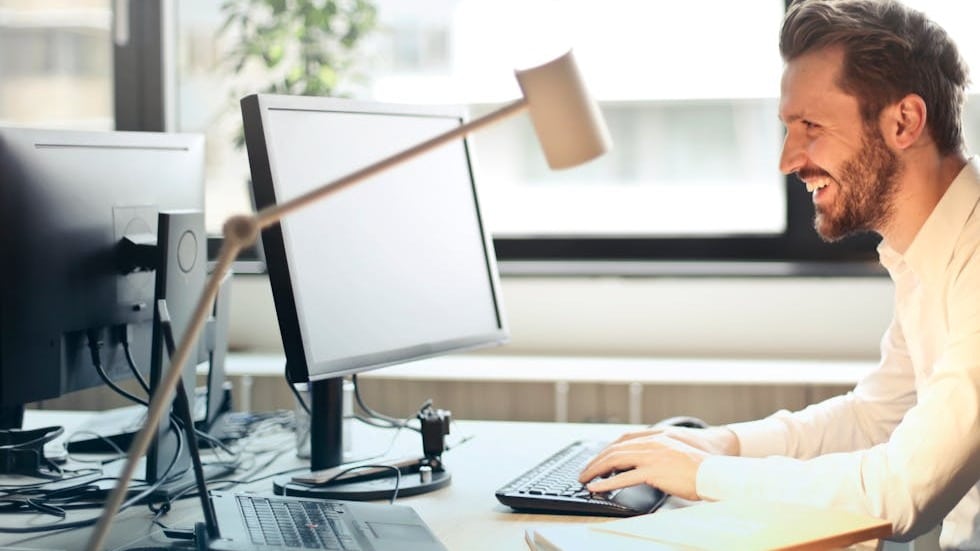 ¿Qué son las metodologías ágiles y cómo ayudan a mejorar el rendimiento empresarial?